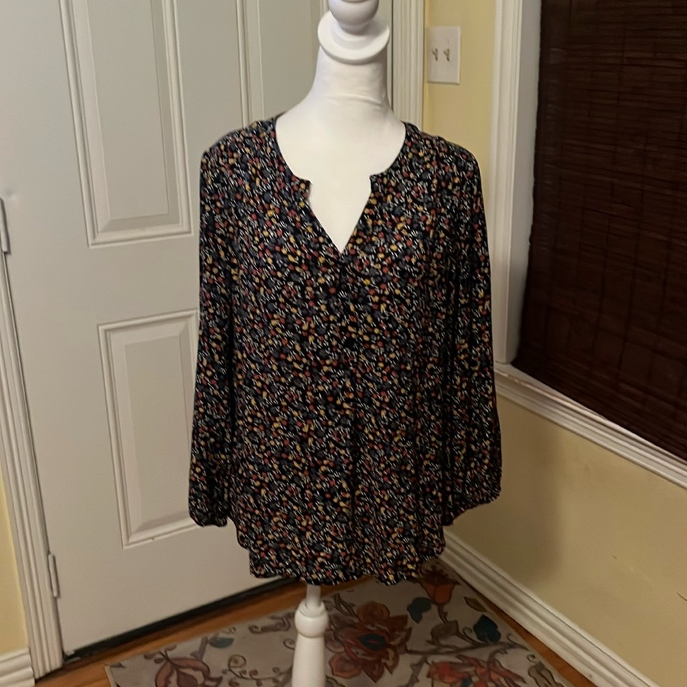 Peasant top , long sleeves elastic cuff , 4 button front , v neck with ties